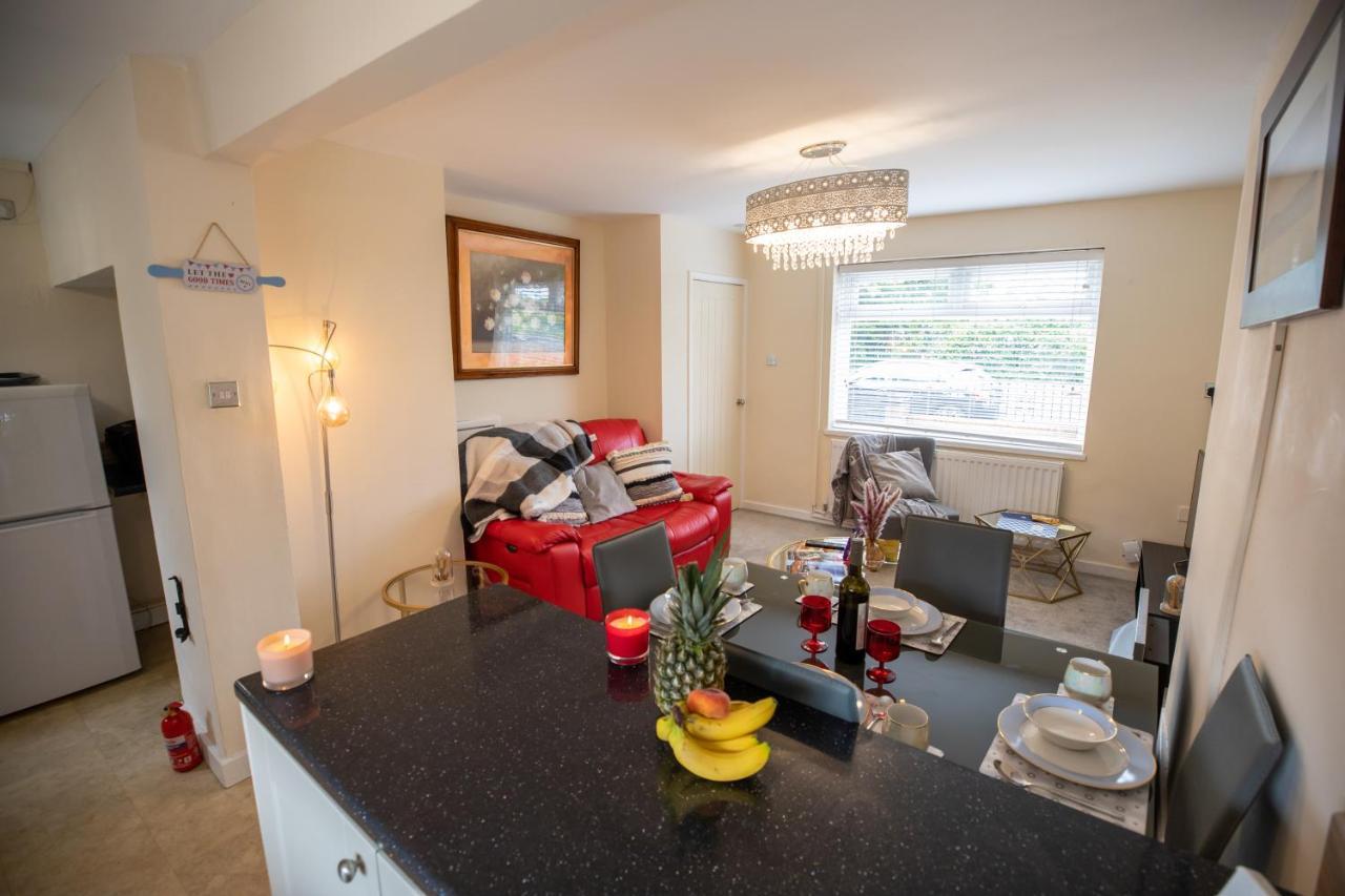 Og Stays Ii- 3Bedroom House Near Nissan & Stadium, Free Parking 선덜랜드 외부 사진