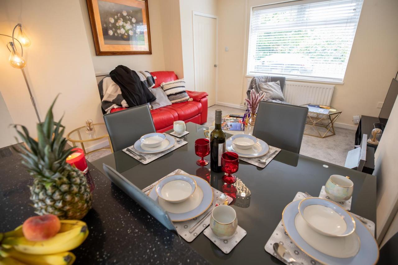 Og Stays Ii- 3Bedroom House Near Nissan & Stadium, Free Parking 선덜랜드 외부 사진