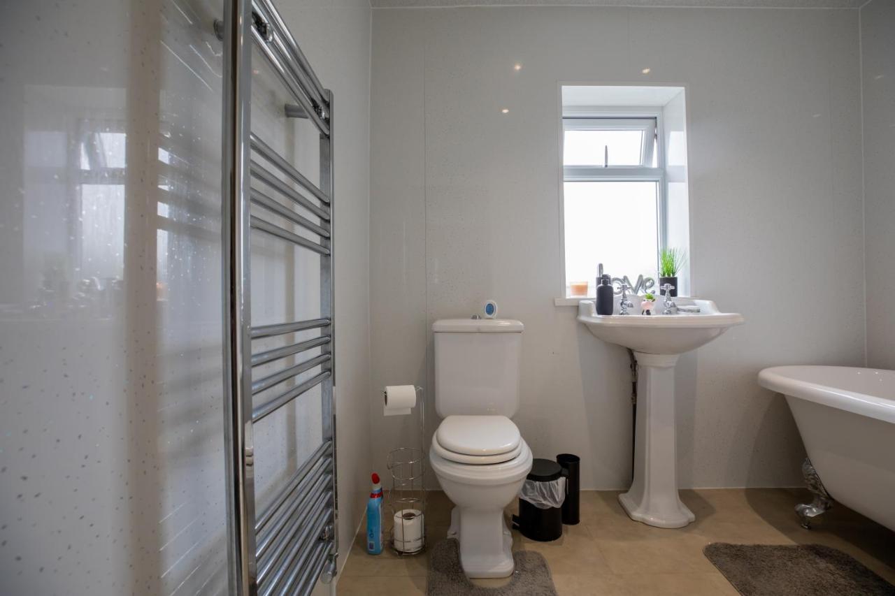 Og Stays Ii- 3Bedroom House Near Nissan & Stadium, Free Parking 선덜랜드 외부 사진