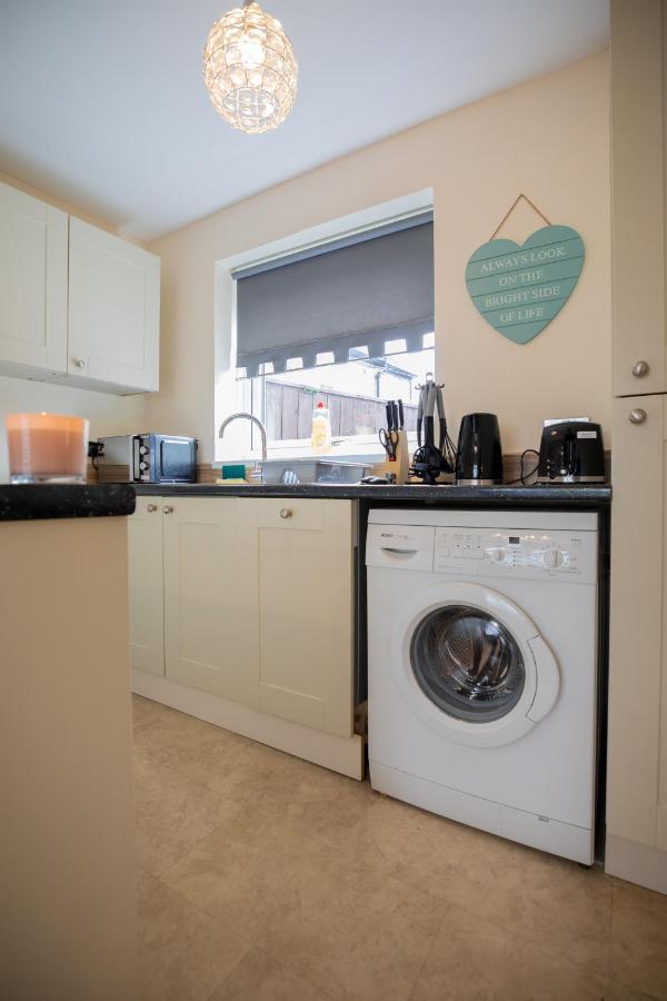 Og Stays Ii- 3Bedroom House Near Nissan & Stadium, Free Parking 선덜랜드 외부 사진