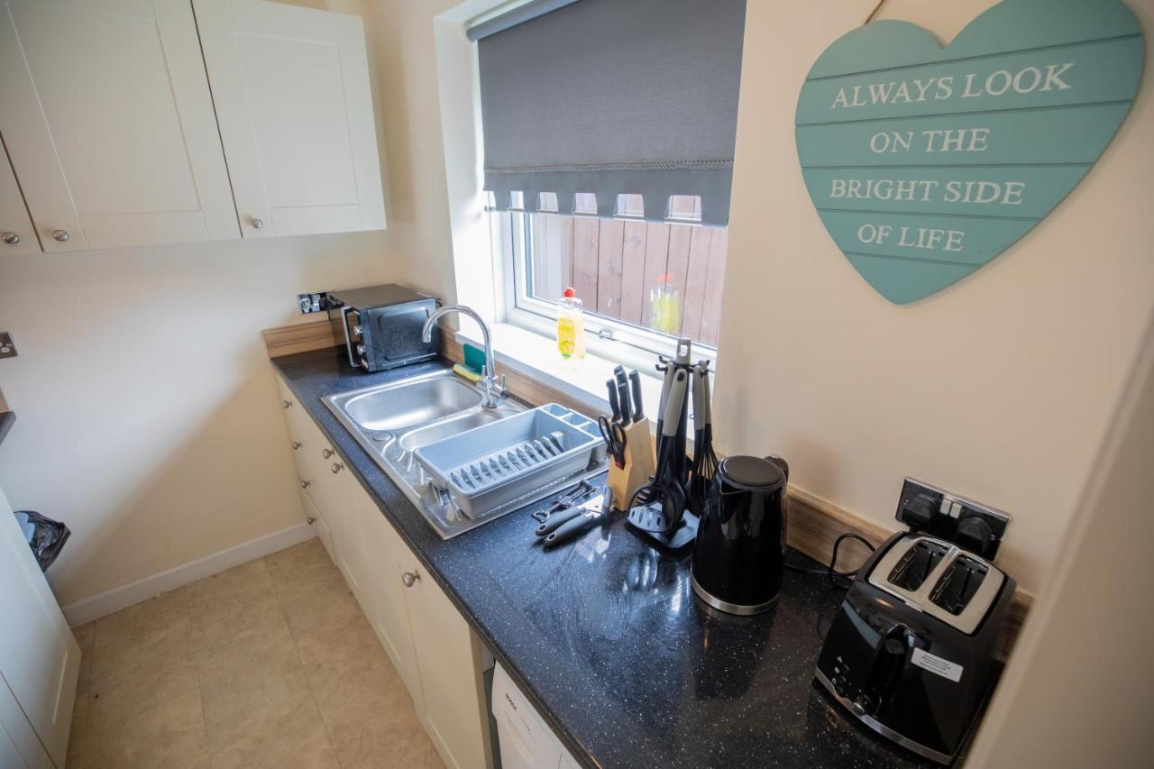 Og Stays Ii- 3Bedroom House Near Nissan & Stadium, Free Parking 선덜랜드 외부 사진